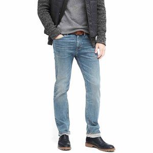 Men's Banana Republic Slim Rapid Mvmnt Denim Jean with COOLMAX Tech - 34 x 36